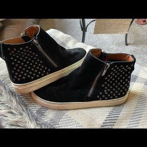 Black suede, casual zip up booties, Lucky size 9